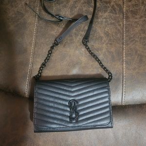 Steve Madden wallet on chain